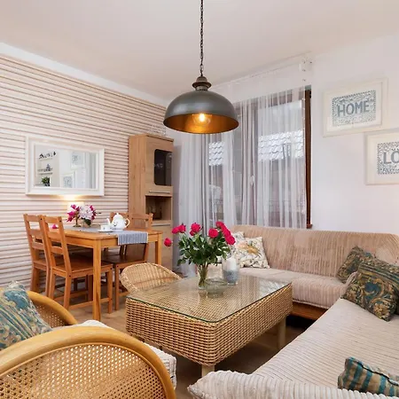 Veranda Domy I Apartament Побєрово Екстер'єр фото